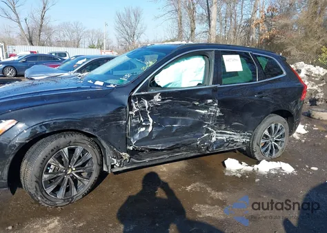 2023 Volvo Xc60 B5 Core z USA, uszkodzony, nr VIN YV4L12RV6P1238506